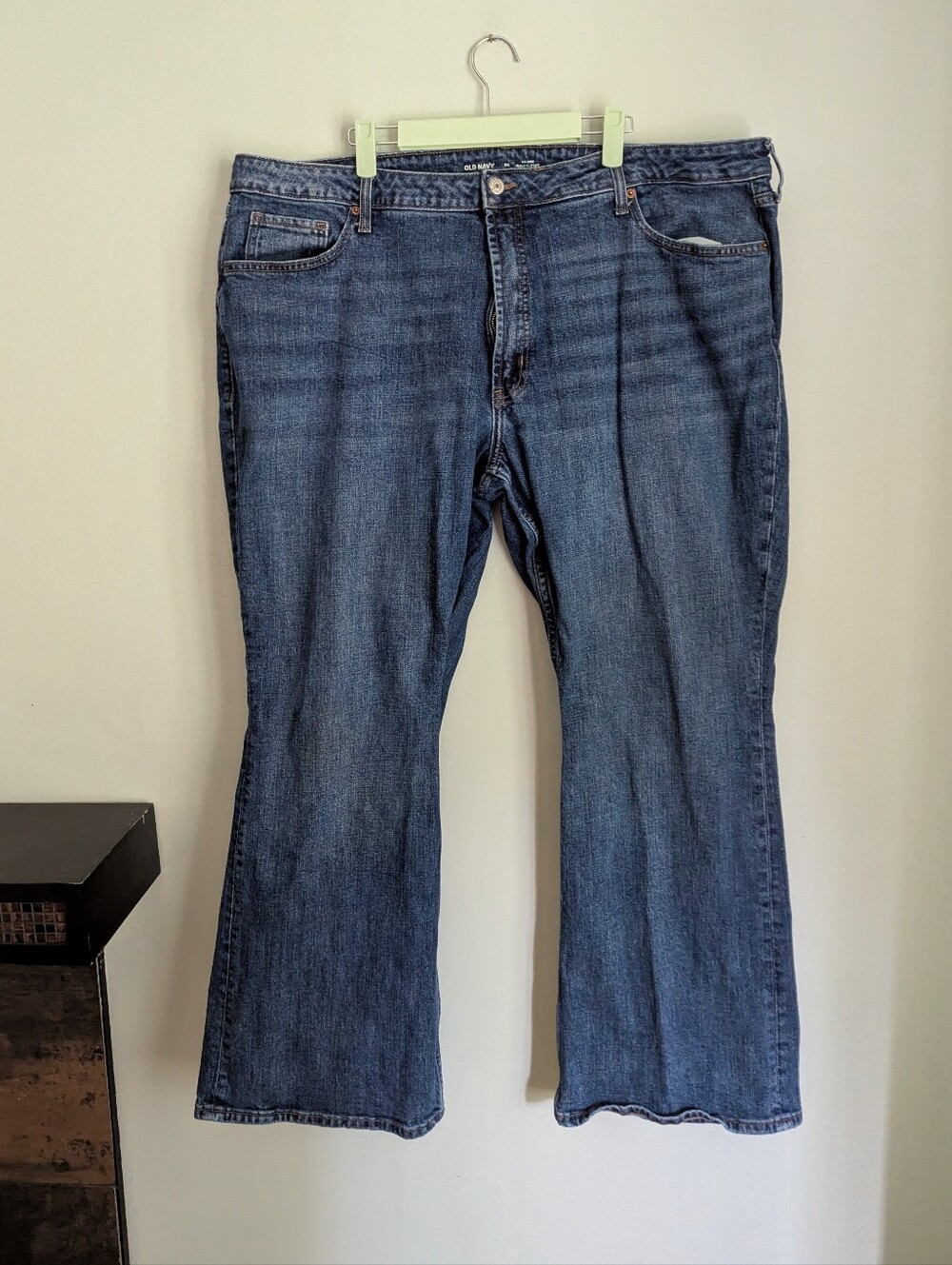 Old Navy Women's 24 Mid-Rise Bootcut Jeans Medium Wash Stretch